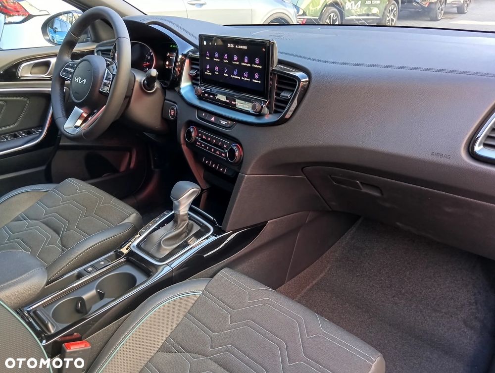Kia XCeed 1.6 T-GDI Tribute DCT - 19