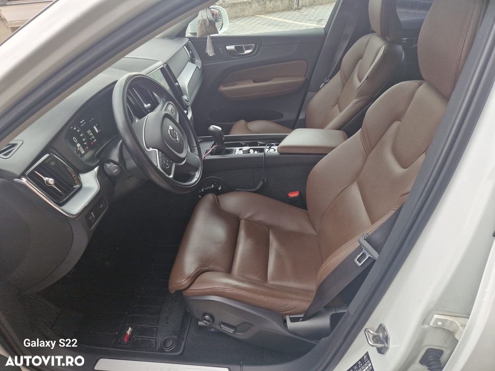 Volvo XC 60 D4 Momentum - 9