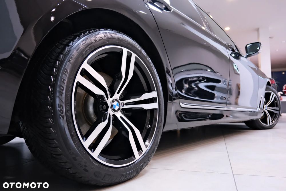 BMW Seria 7 750Li xDrive - 15