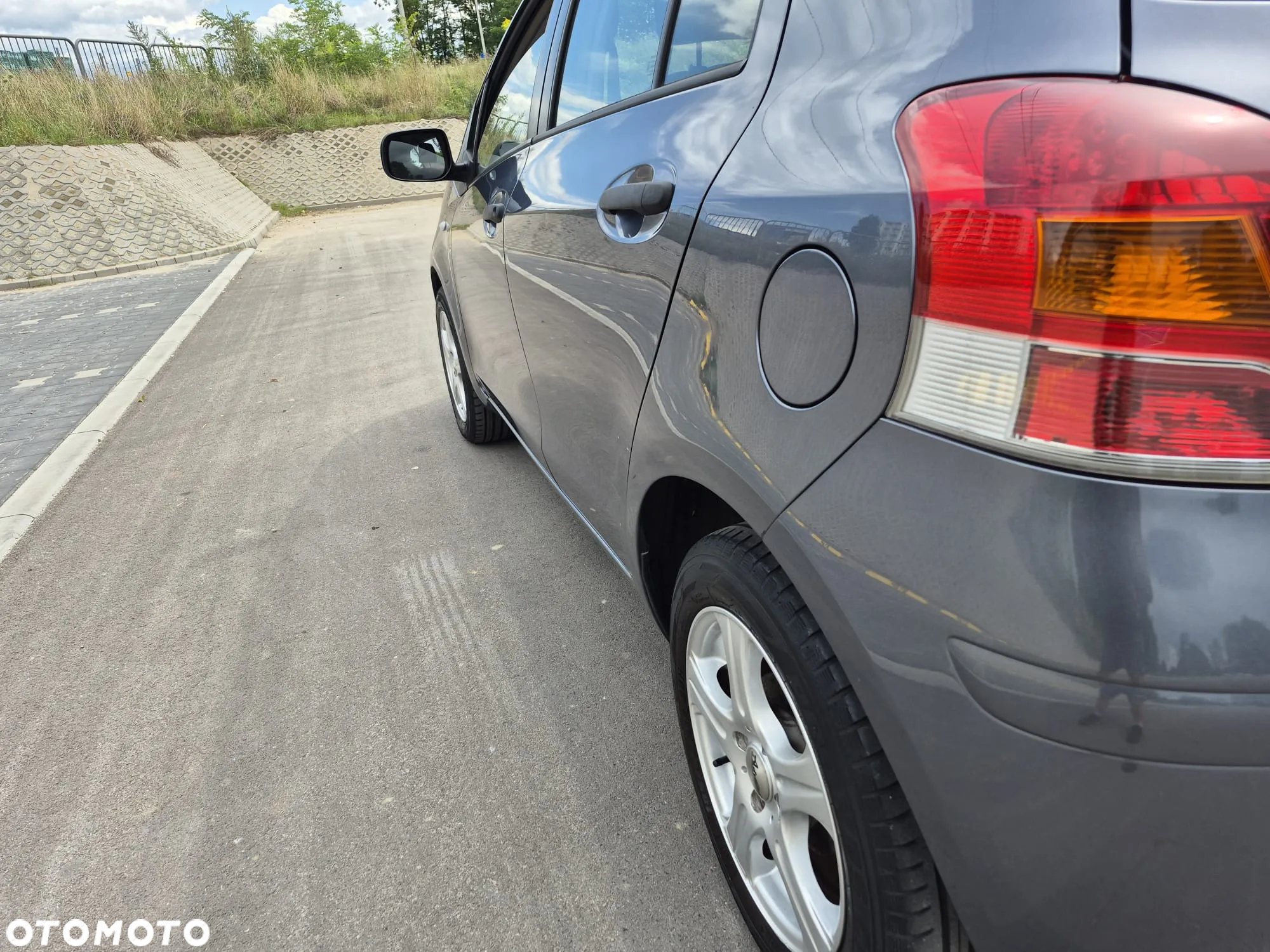 Toyota Yaris 1.0 Terra - 10