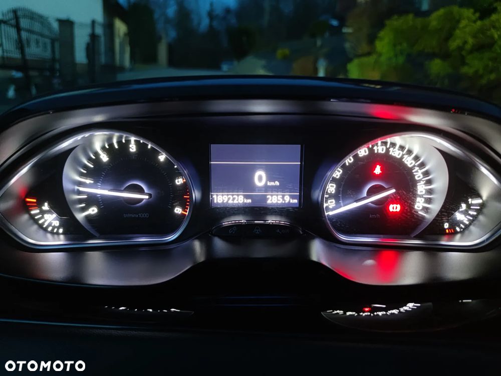 Peugeot 208 1.6 e-HDi Allure STT - 27