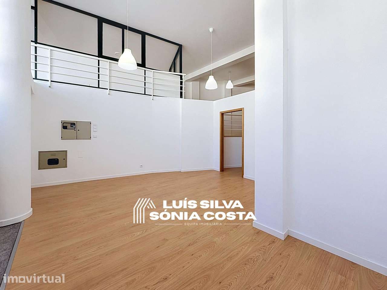 Loja para Arrendamento | 120 m2 | Terraço | Pé-Direito Duplo |... - Grande imagem: 5/26