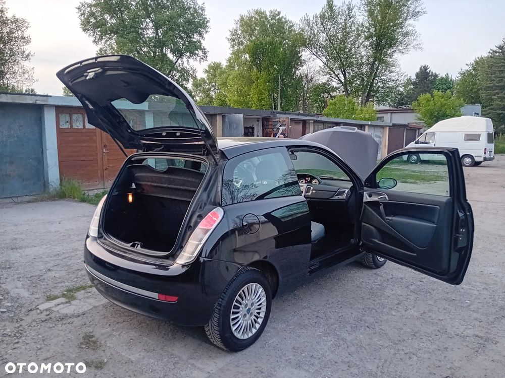 Lancia Ypsilon Y 1.2 8v Arctic - 26