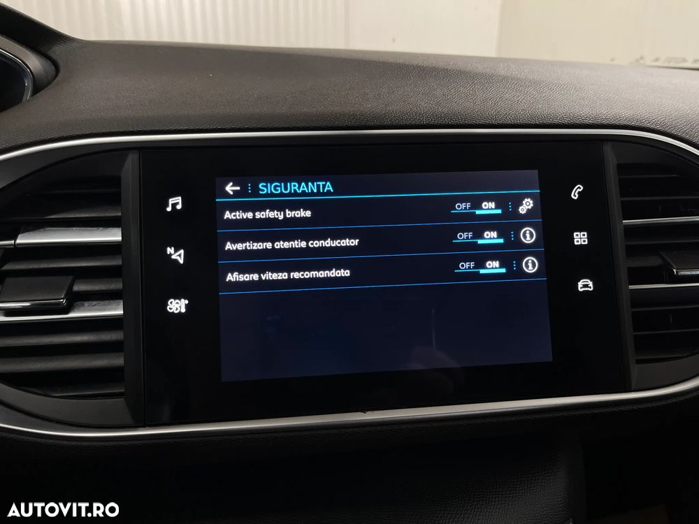 Peugeot 308 PureTech 130 GPF EAT8 Stop & Start Allure Pack - 21
