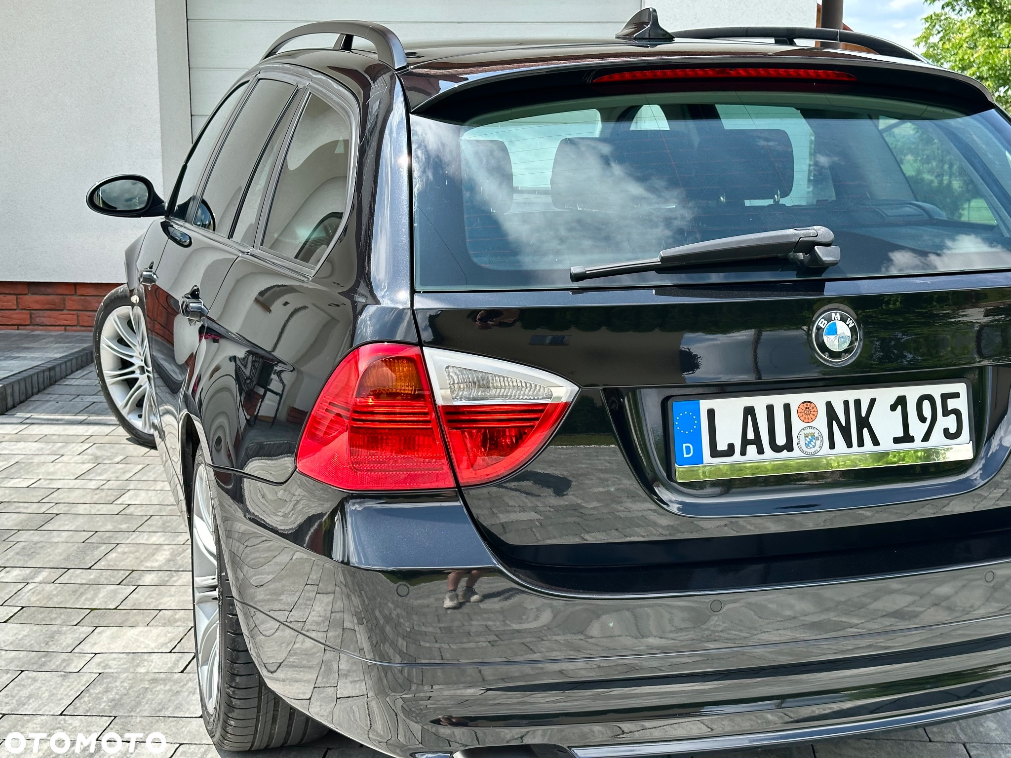 BMW Seria 3 320i Touring - 17