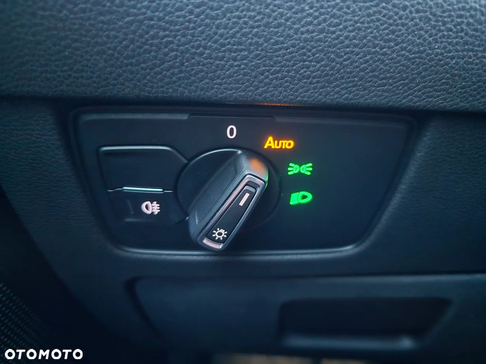 Volkswagen Passat 2.0 TDI EVO Business DSG - 17