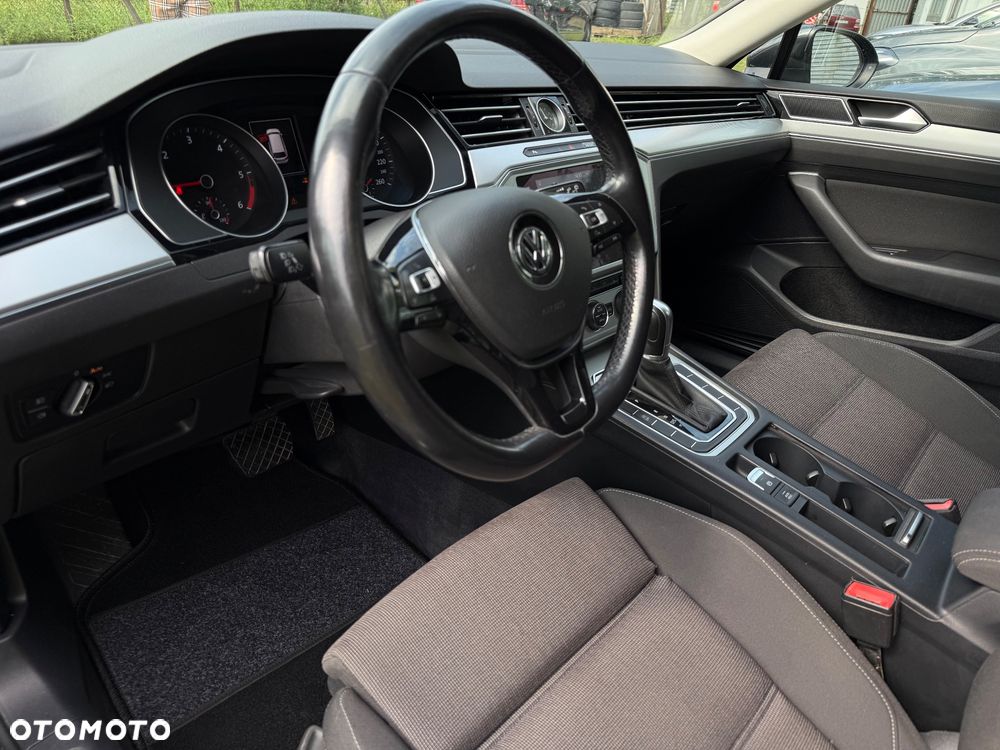 Volkswagen Passat Variant 1.6 TDI SCR DSG Comfortline - 14