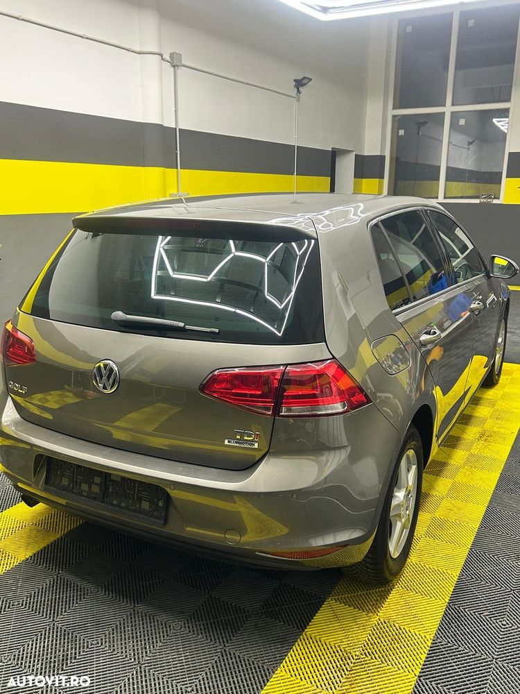 Volkswagen Golf 1.6 TDI BlueMotion Technology Comfortline - 14