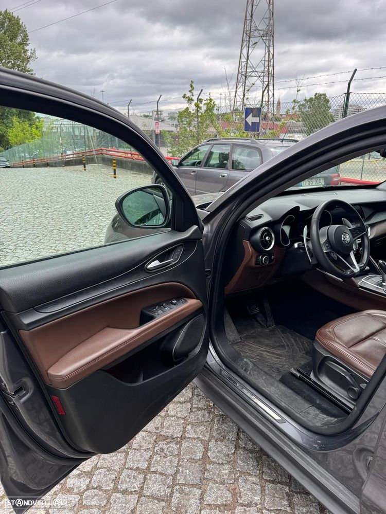 Alfa Romeo Stelvio 2.2 D AT8 - 6