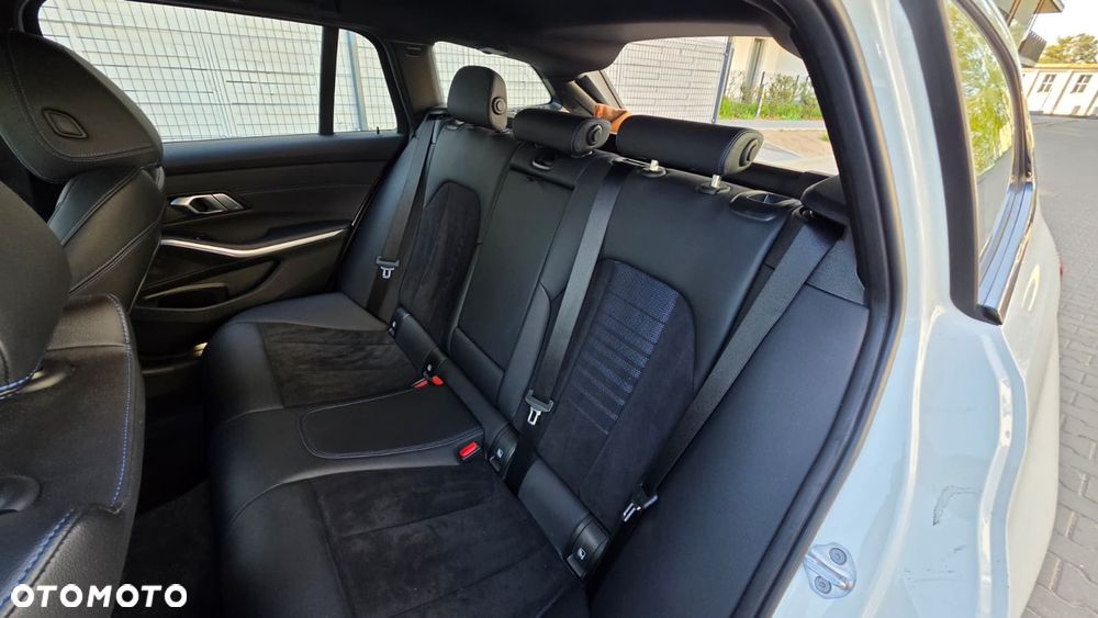 BMW Seria 3 320e M Sport sport - 15
