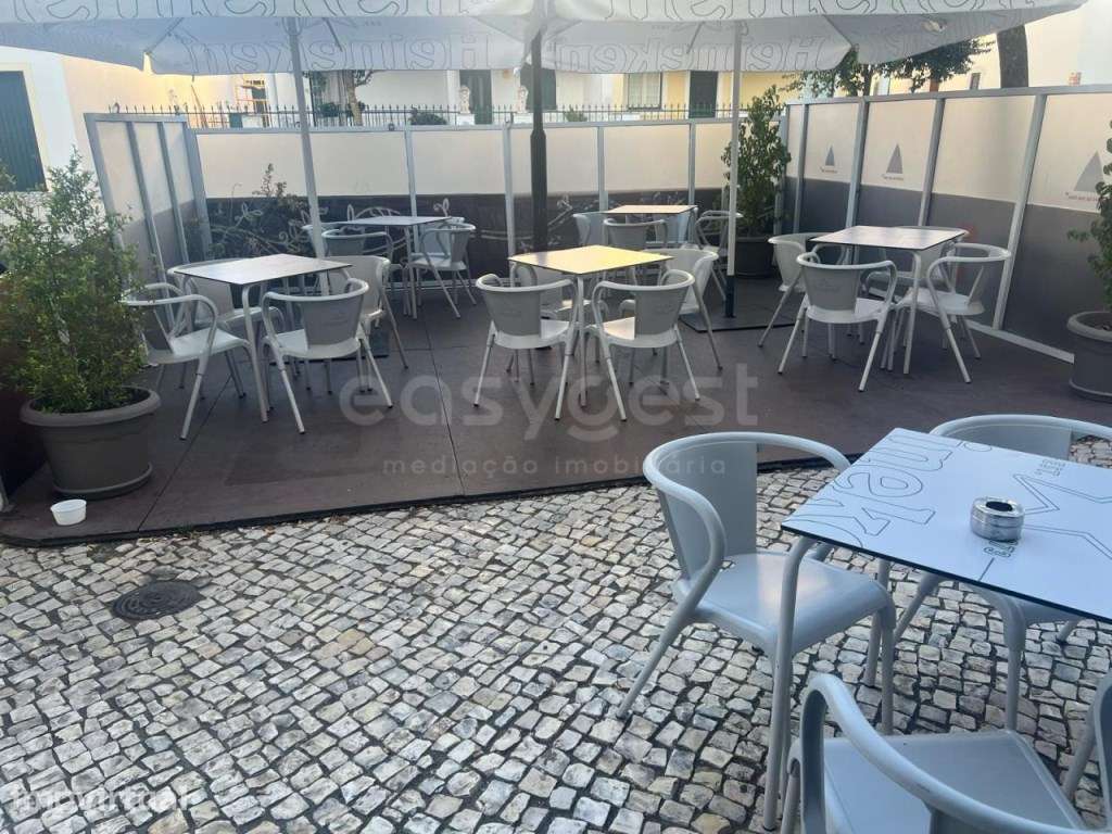 Café / Snack Bar em zona Residência da Cidade de Beja a funcionar n... - Grande imagem: 3/15