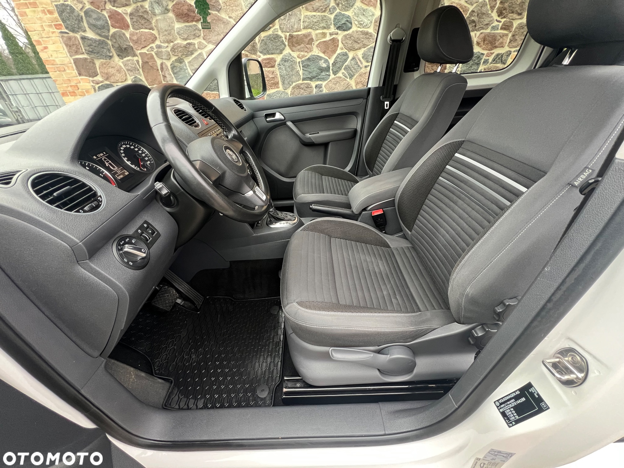 Volkswagen Caddy 2.0 TDI Trendline DSG - 11