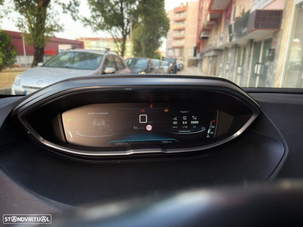 Peugeot 3008 1.6 BlueHDi GT Line - 24