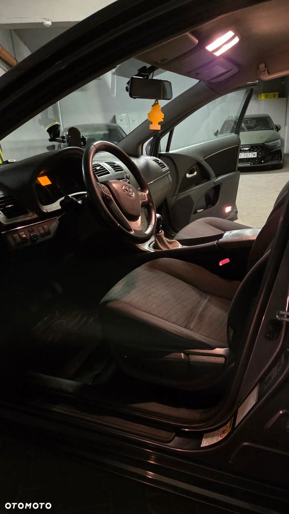 Toyota Avensis 2.0 D-4D Sol - 27