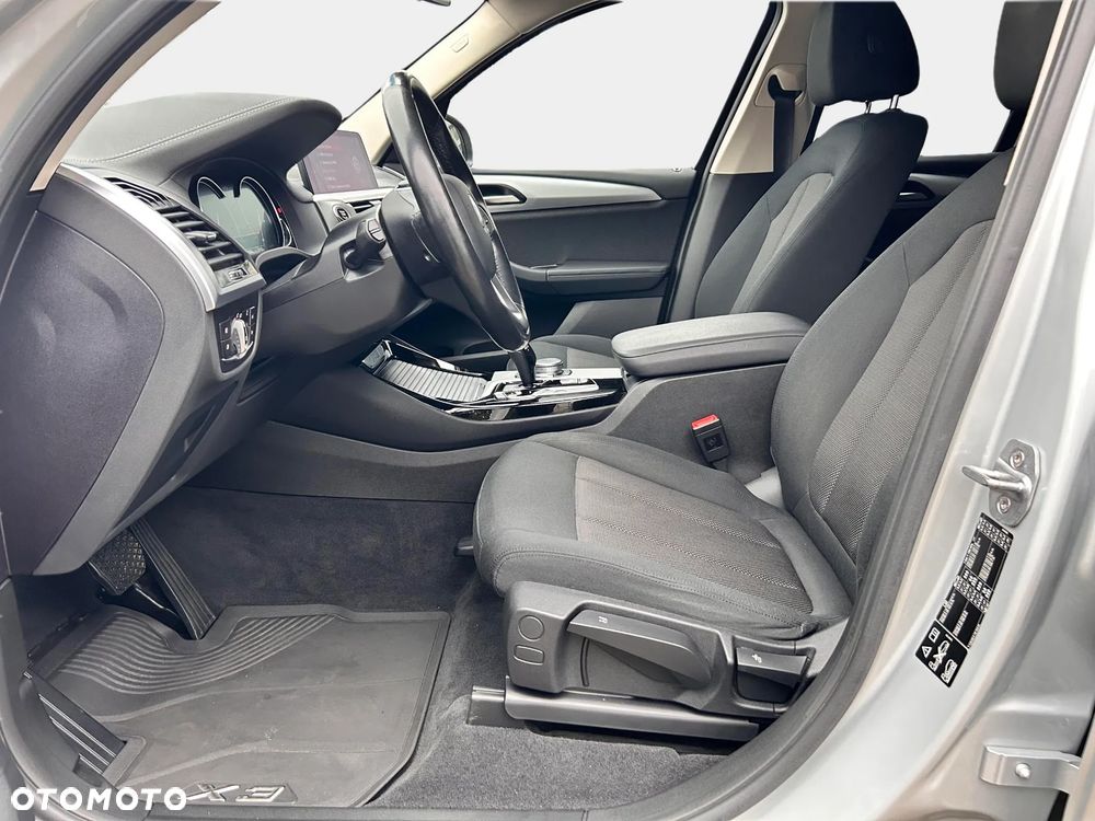BMW X3 xDrive20i GPF Advantage - 21