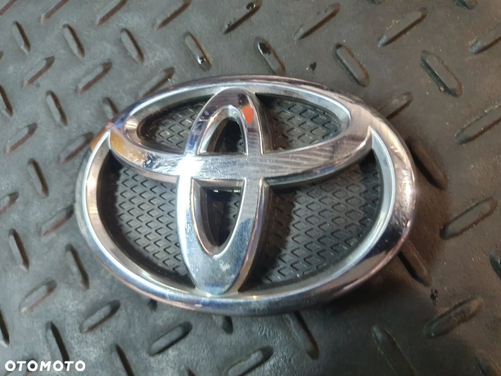 TOYOTA YARIS II LIFT 09-11 EMBLEMAT LOGO ZNACZEK 75311-0D030 - 3