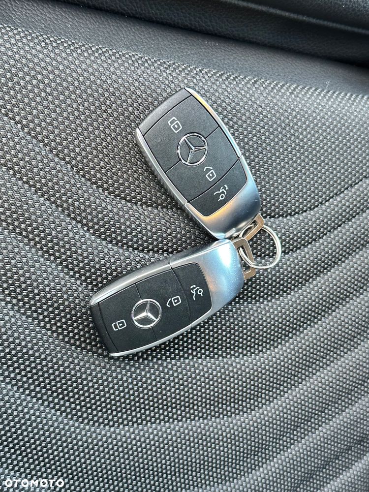 Mercedes-Benz Klasa B 180 7G-DCT Edition 2020 - 35