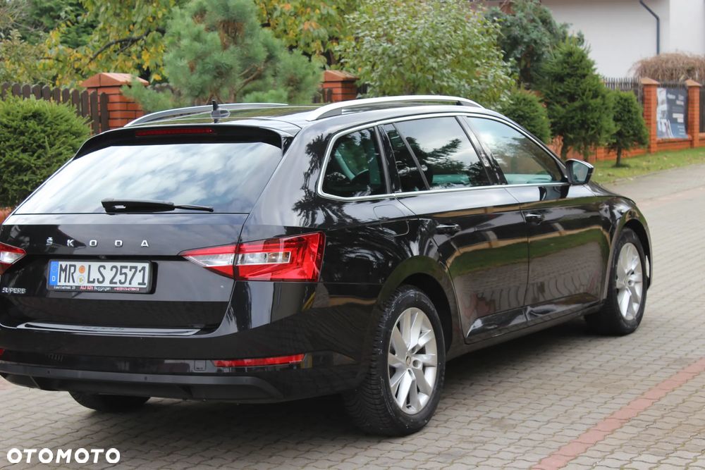 Skoda Superb 2.0 TDI DSG Premium Edition - 7