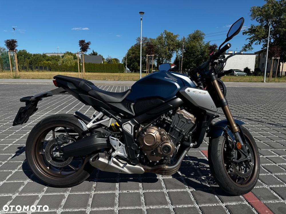 Honda CB - 1