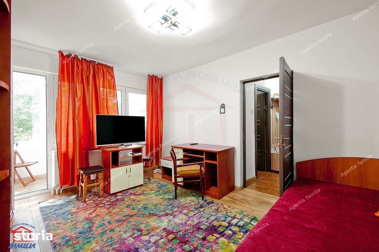 De vanzare apartament 2 camere Centru, etaj 3 — fotografia 1