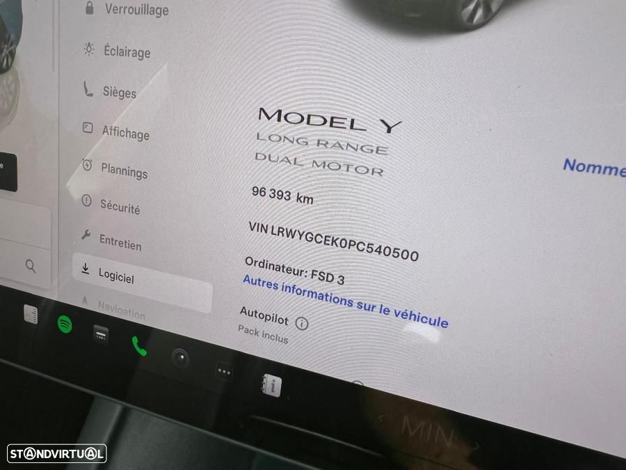 Tesla Model Y - 10