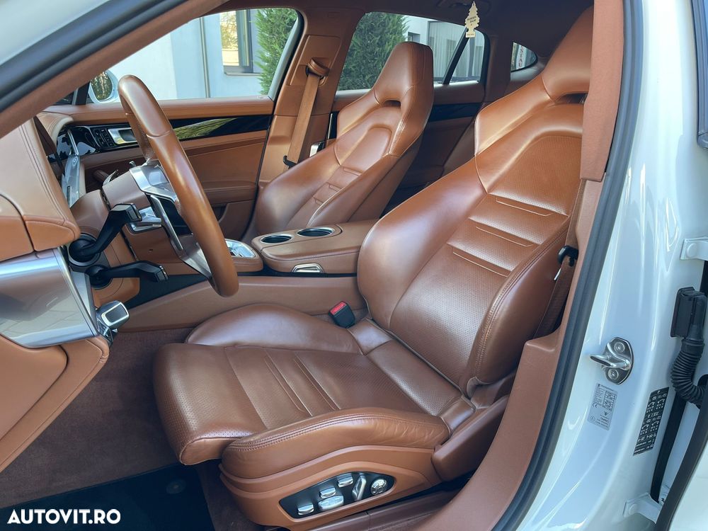 Porsche Panamera 4S Executive - 19