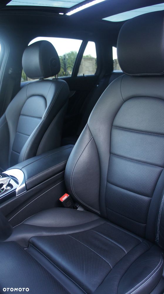 Mercedes-Benz Klasa C 200 9G-TRONIC AMG Line - 16