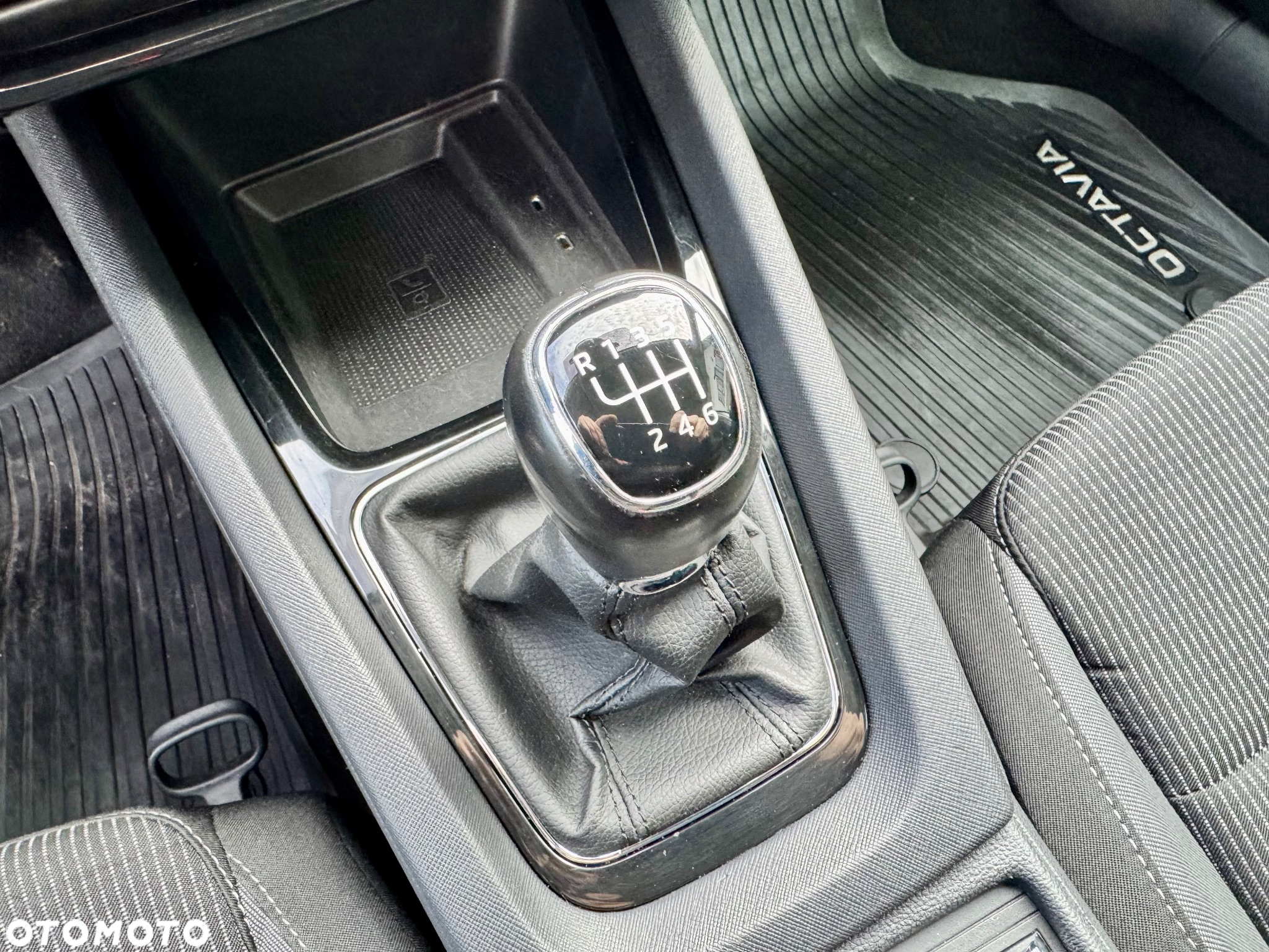 Skoda Octavia ver-2-0-tdi-scr-style - 21