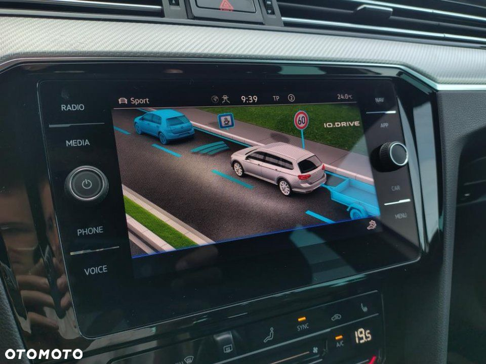 Volkswagen Passat - 30