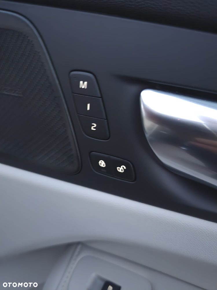 Volvo XC 60 B5 B AWD Plus Bright - 19