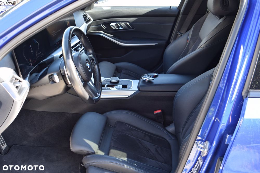 BMW Seria 3 320d xDrive M Sport sport - 13