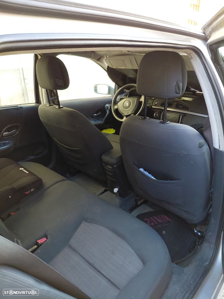 Renault Laguna Break 1.9 dCi Confort - 8