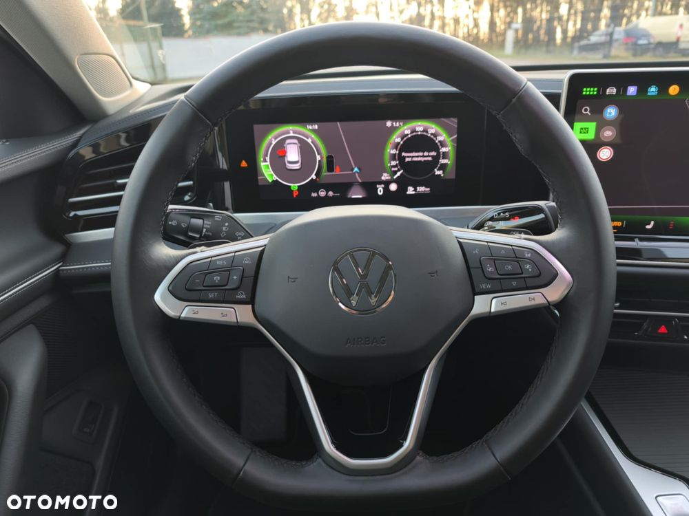 Volkswagen Passat 2.0 TDI SCR DSG Elegance - 24