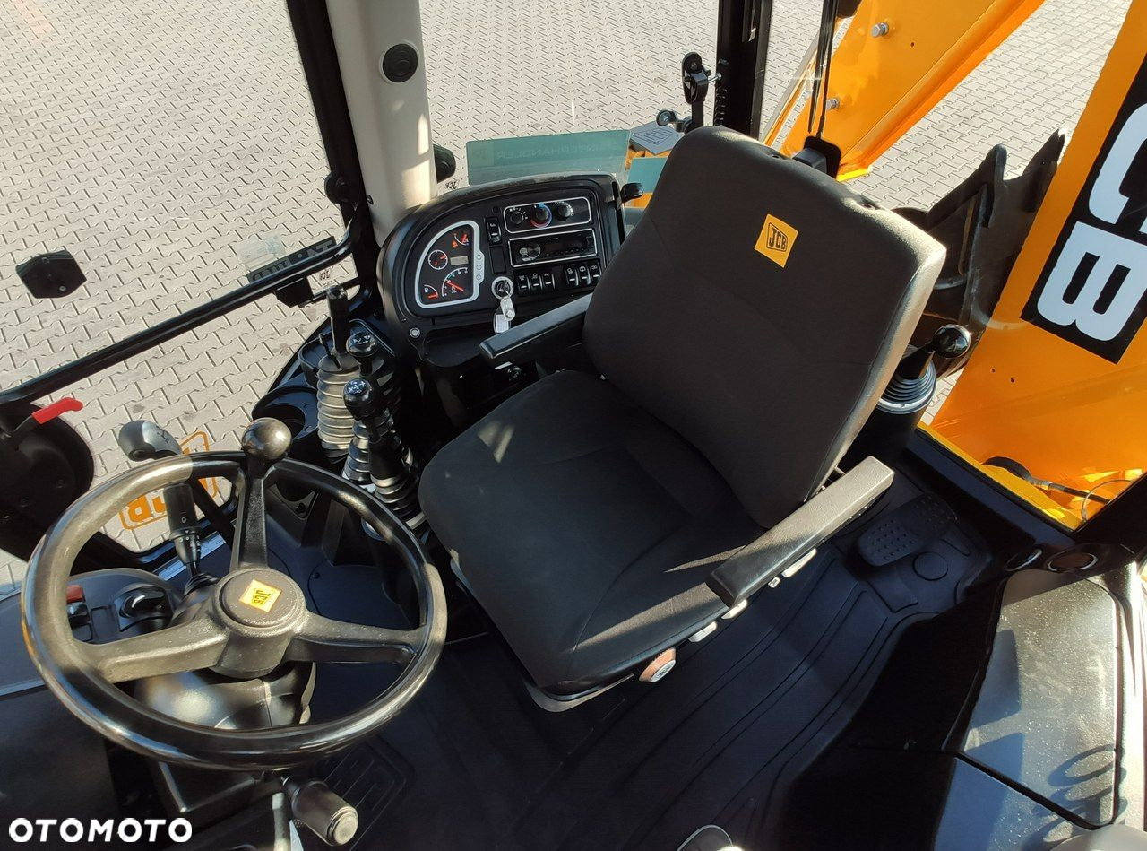 JCB 3CX - 16