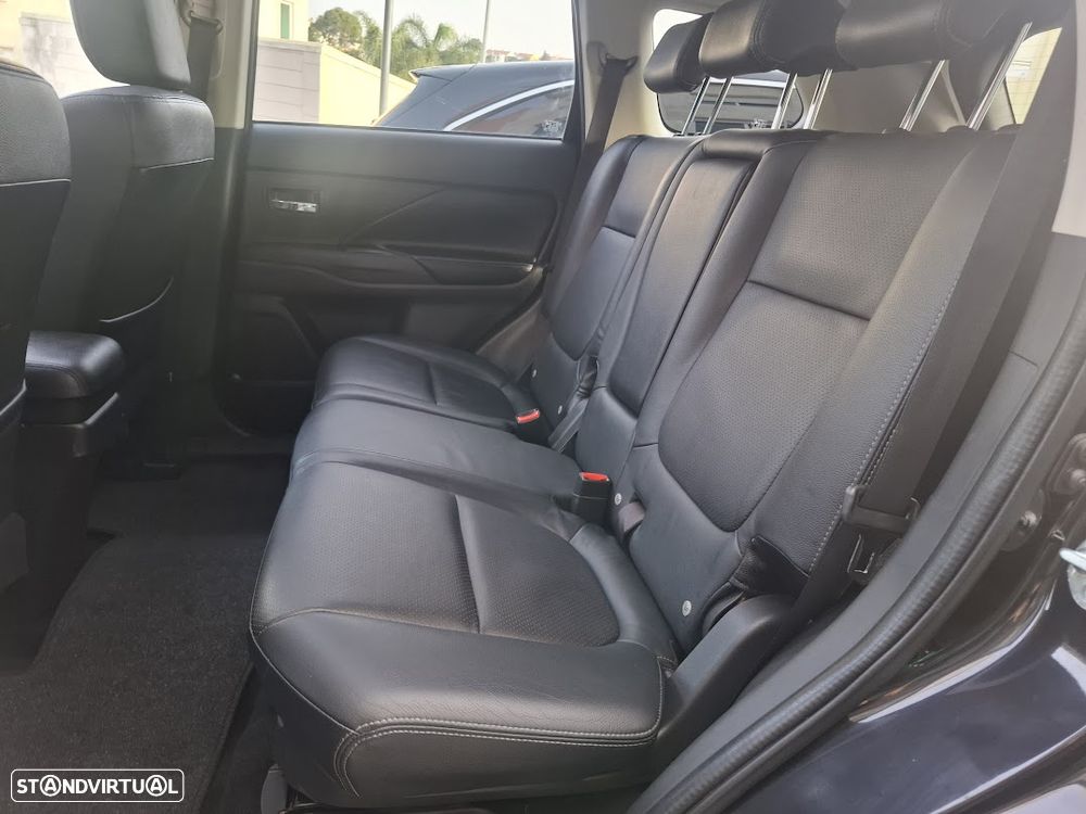 Mitsubishi Outlander - 33