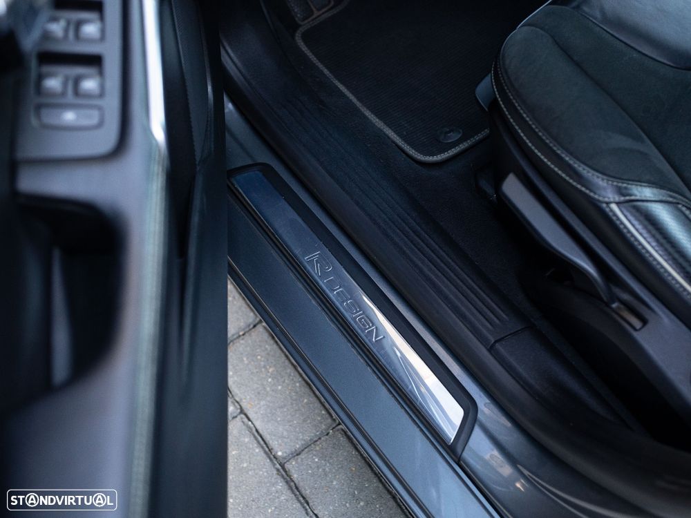 Volvo V40 2.0 D3 R-Design Geartronic - 26