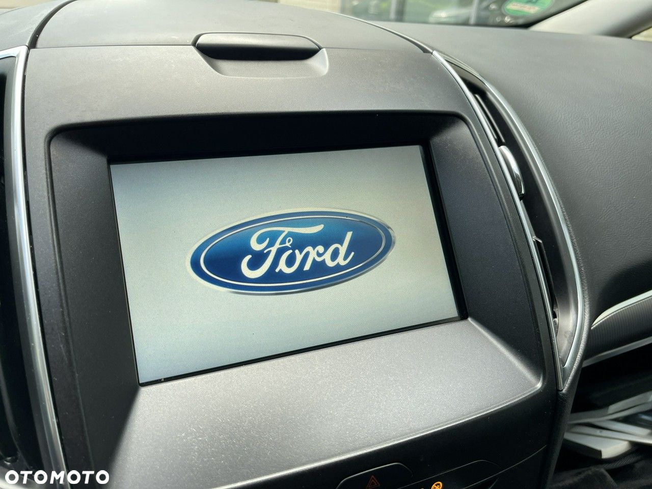 Ford S-Max - 35