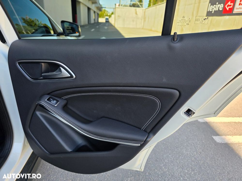 Mercedes-Benz GLA 220 CDI 7G-DCT Urban - 33