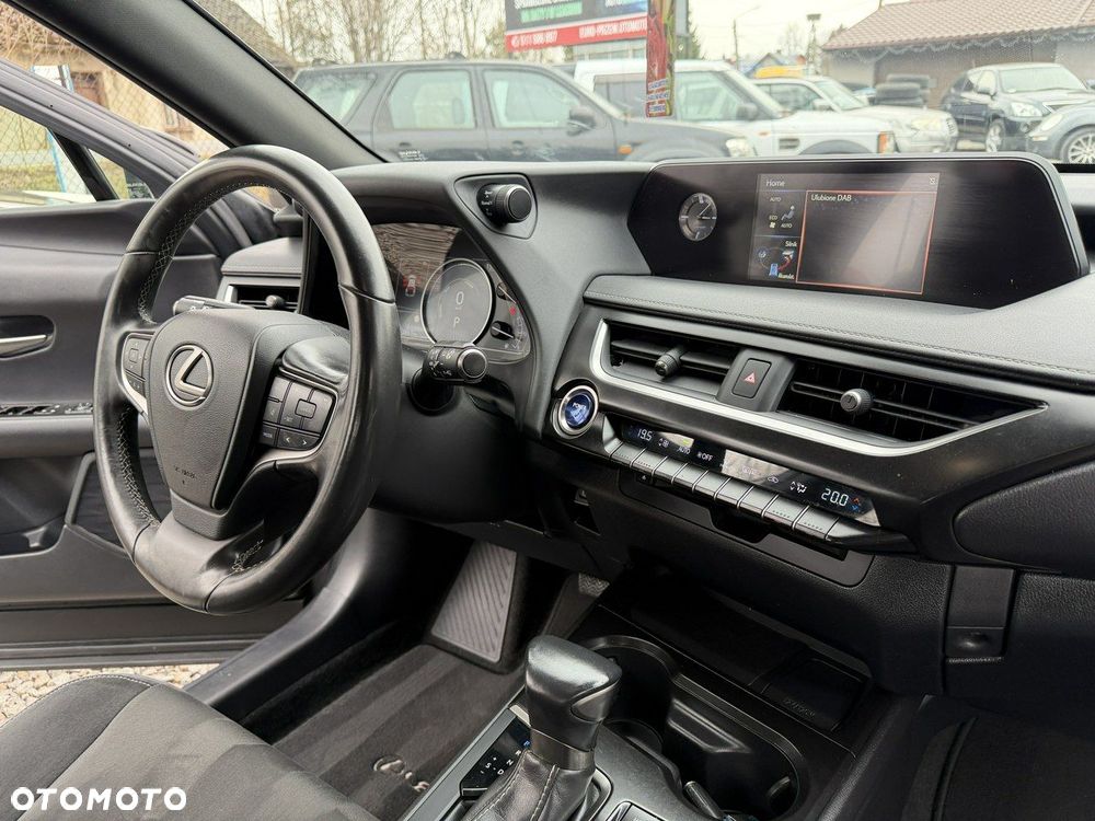 Lexus UX - 13