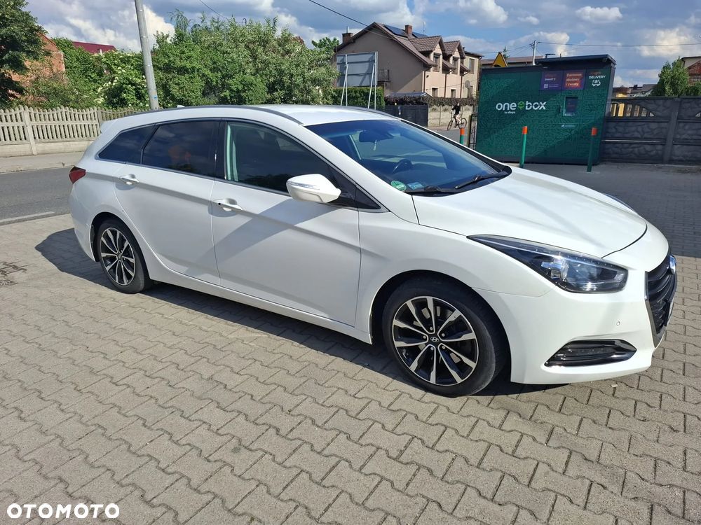 Hyundai i40 Kombi 1.7 CRDi DCT Premium - 4