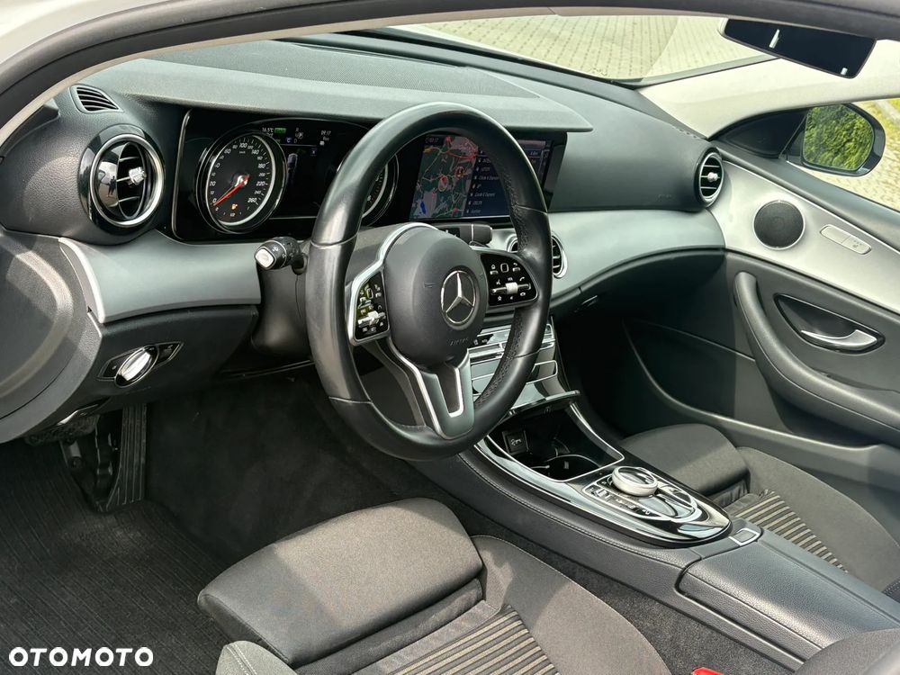 Mercedes-Benz Klasa E 300 de T 9G-TRONIC - 9