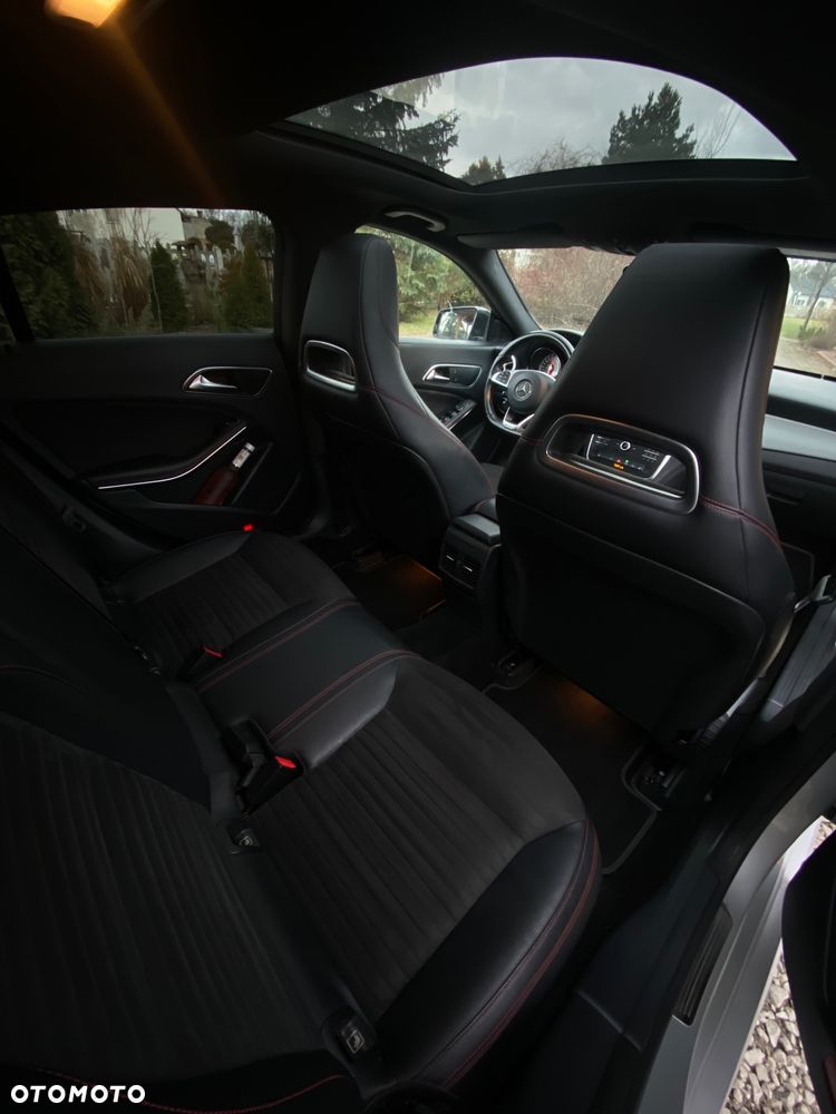 Mercedes-Benz CLA 220 d 7G-DCT AMG Line - 18