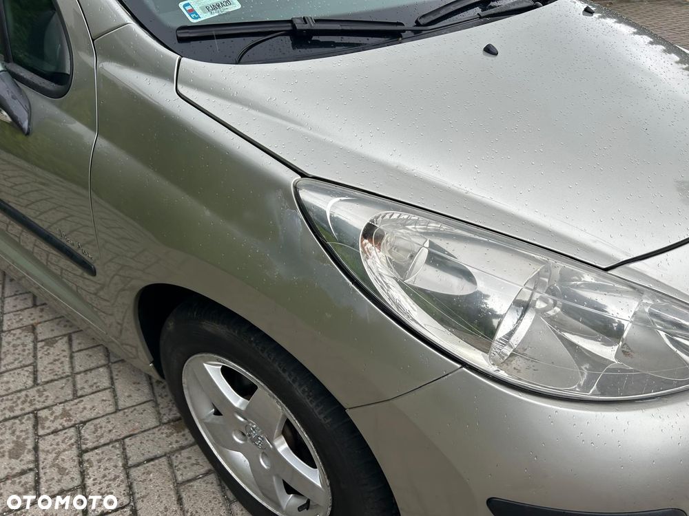 Peugeot 207 1.4 Presence Grand Prix - 23