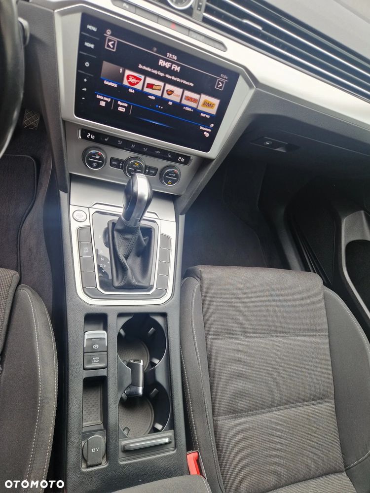 Volkswagen Passat - 8