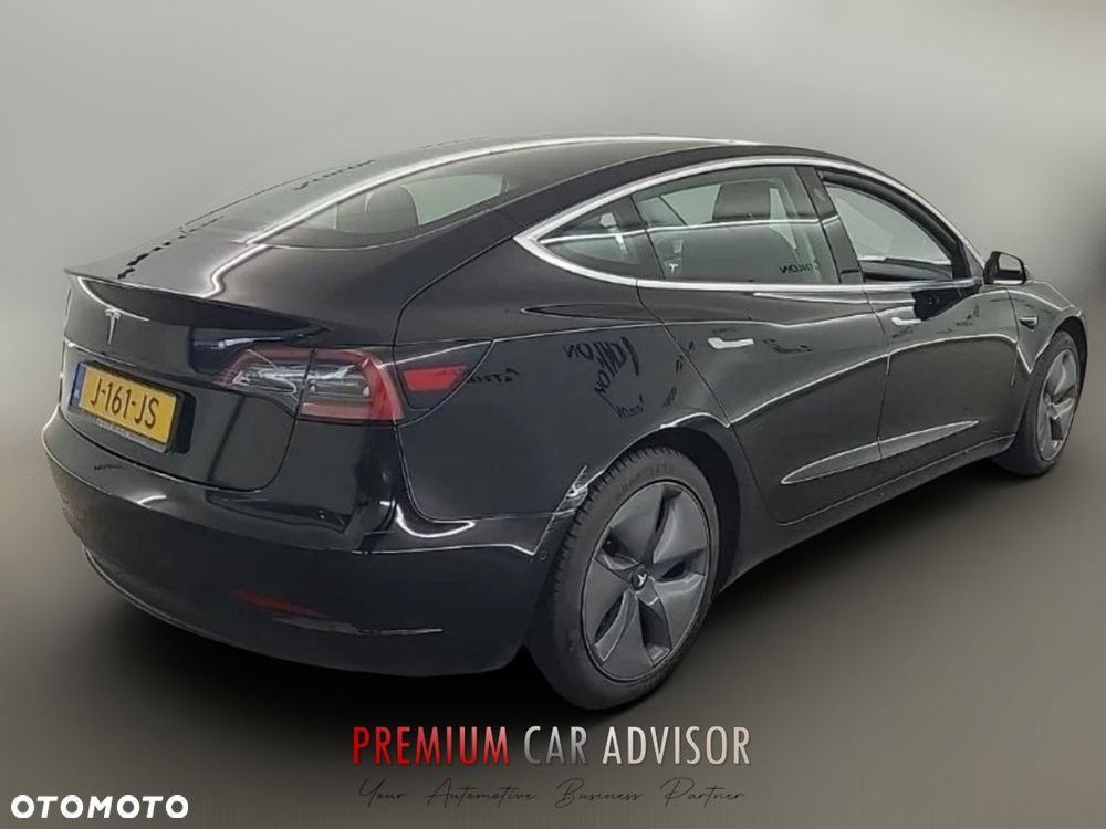 Tesla Model 3 - 5