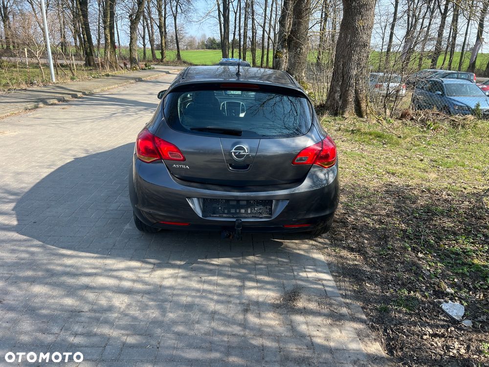 Opel Astra 1.6 Design Edition - 6