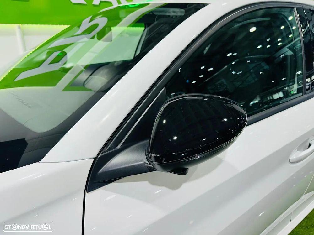 Peugeot e-208 - 23