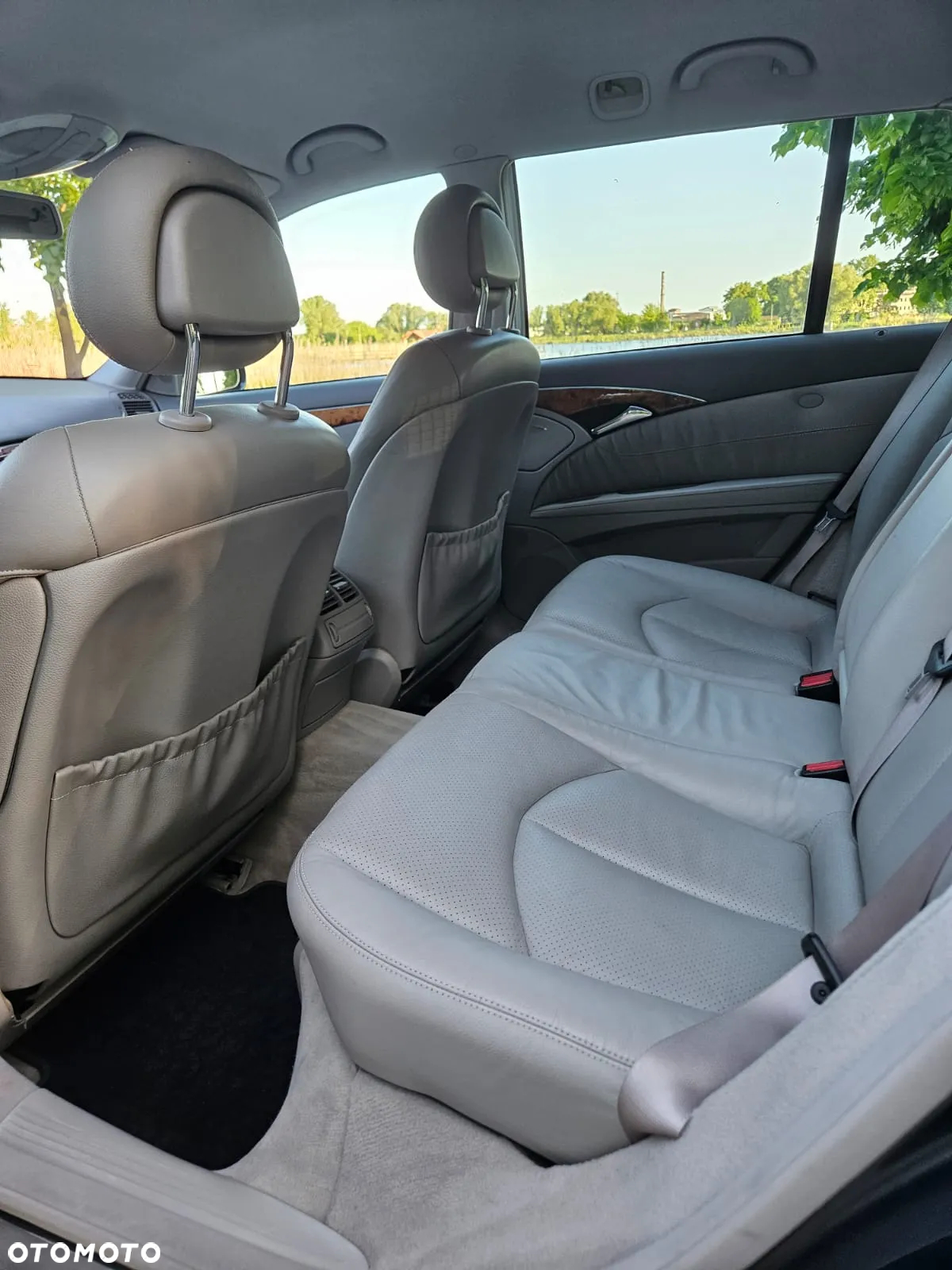 Mercedes-Benz Klasa E 320 T Avantgarde - 11