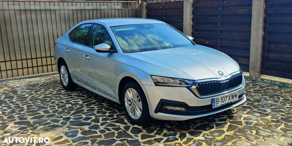 Skoda Octavia 2.0 TDI DSG Ambition - 1