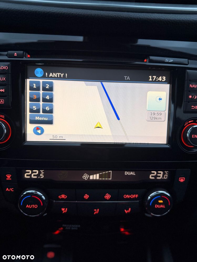 Nissan Qashqai 1.5 dCi N-Connecta - 19